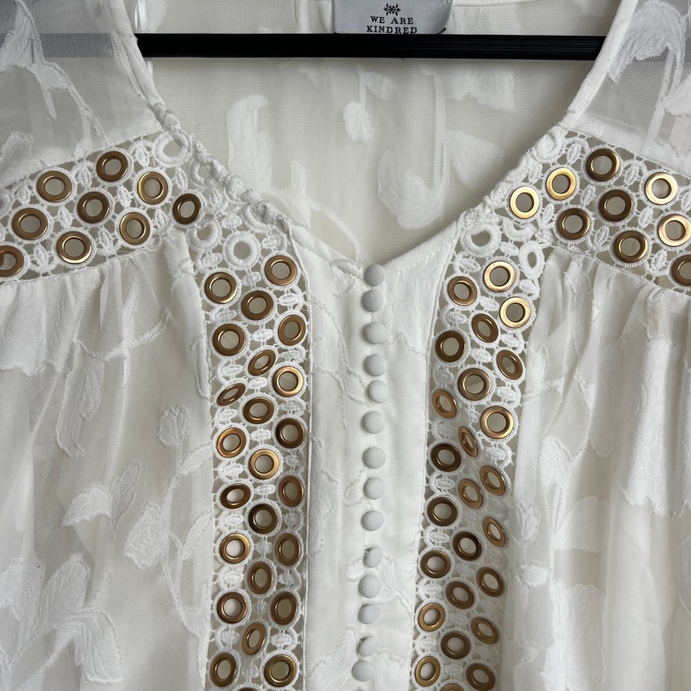 We Are Kindred Boho Eyelet Grommet Beachy Coastal Floral Blouse Top - Picture 5 of 8
